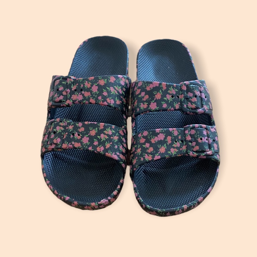 Freedom Moses slides size 36/37 (size 6-7)